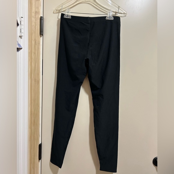 Hot Chilly’s Soft and Comfortable Black Leggings in Size Large - Picture 3 of 5
